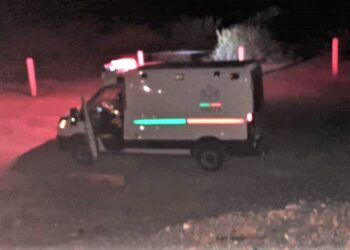 Herido chofer al volcar ambulancia del ISSSTE