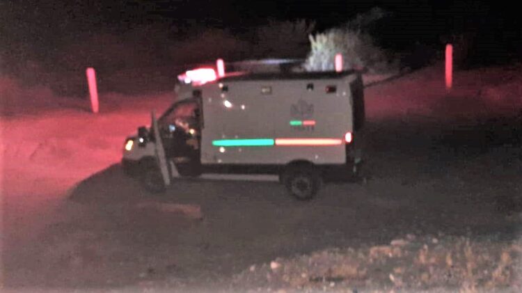 Herido chofer al volcar ambulancia del ISSSTE