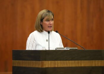 Quiere Diputada Azcárraga deducir  impuestos de restaurantes y hoteles para activar turismo