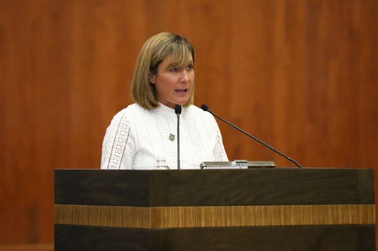 Quiere Diputada Azcárraga deducir  impuestos de restaurantes y hoteles para activar turismo