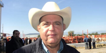 Demandan ganaderos al gobierno de AMLO apoyos por emergencias sanitaria y sequía