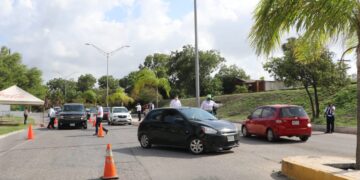 Retornan en puentes a residentes y ciudadanos texanos por incumplir medidas sanitarias