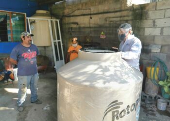 Entregan en  Victoria, tinacos subsidiados por Fundación Mariana Trinitaria.