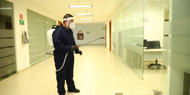 Sanitizan Congreso del Estado de Tamaulipas por tercera ocasión