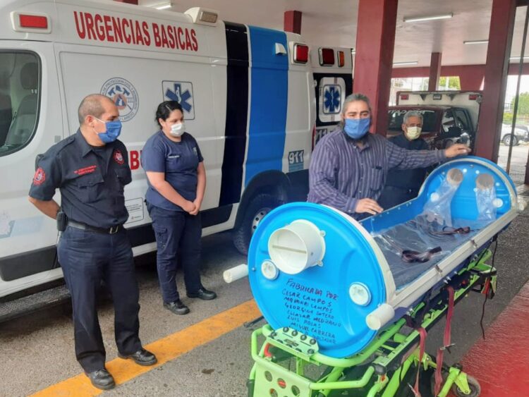 Donan a Protección Civil cápsula para pacientes con Covid-19