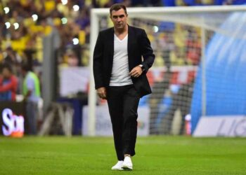 Pablo Guede queda fuera de Monarcas Morelia