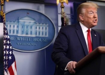 Prohibe Trump viajes a Estados Unidos desde Brasil