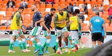 Dos jugadores del Betis fueron detectados con Covid-19