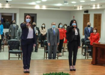 Rinden protesta dos regidoras en Nuevo Laredo