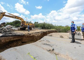 Reparan en N. Laredo carretera al  aeropuerto dañada por tormenta