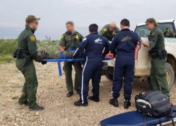 Interceptan a veintena de “mojados” en Laredo