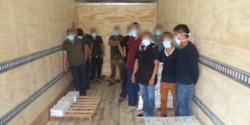 Viajaban en cajas de camiones 23 indocumentados mexicanos