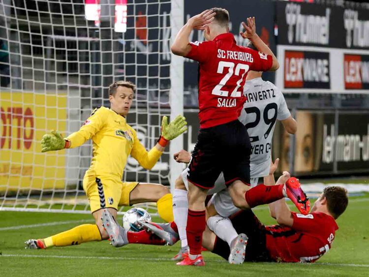 Leverkusen se mete a zona de Champions con gol histórico
