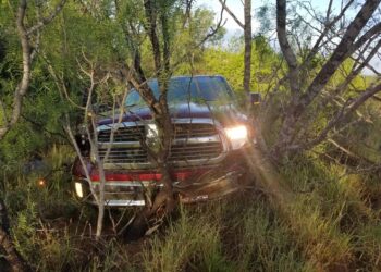 Choca “coyote” con “carga humana” mexicana