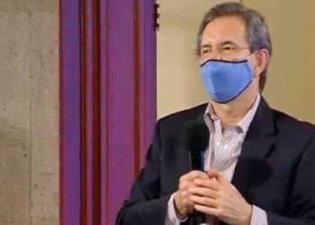 Esteban Moctezuma presenta protocolo para regreso a clases