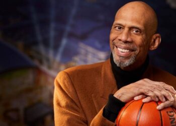 El racismo está en todas partes, advierte Kareem Abdul-Jabbar