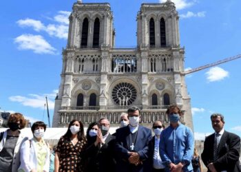 Reabren la explanada de Notre-Dame, cerrada desde el incendio