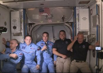 Así dan bienvenida a astronautas en la estación espacial