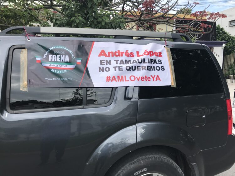 Desfilan en protesta contra AMLO en Cd. Victoria