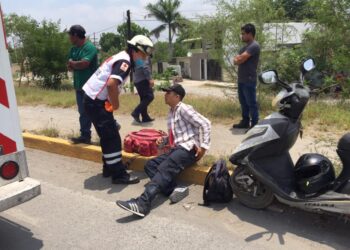 Motociclista se lesiona en accidente