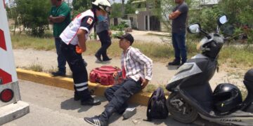 Motociclista se lesiona en accidente