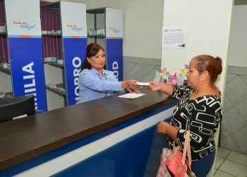 Apoyan Farmacias NLD en contingencia por Covid-19