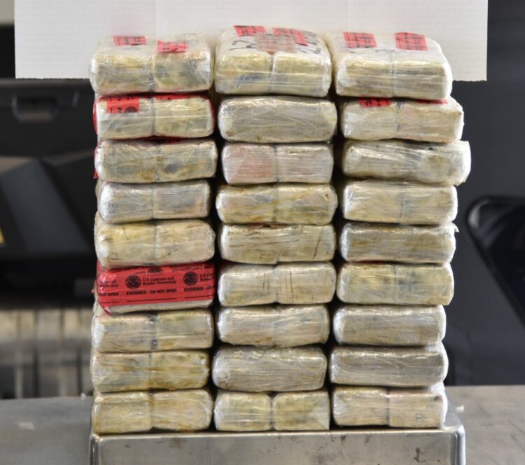 Interceptan contrabando de cocaína a EU y dinero en efectivo para México