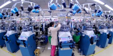 Producción china empieza a expandirse en nueva fase de pandemia por coronavirus