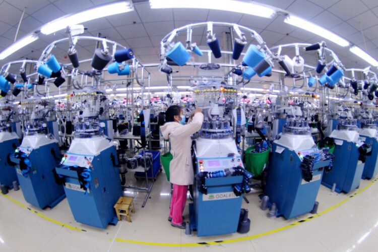 Producción china empieza a expandirse en nueva fase de pandemia por coronavirus