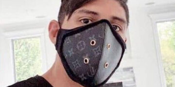 Alan Pulido respondió a críticas por su ‘polémico’ cubrebocas