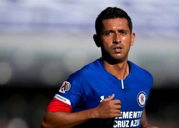 Elías Hernández en la CDMX, es detenido y se toma fotos con la policía