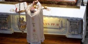 Papa Francisco celebra misa en centenario del nacimiento de Juan Pablo II