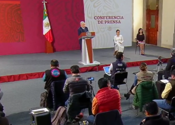 López Obrador pide disculpas tras decir que médicos buscan enriquecerse