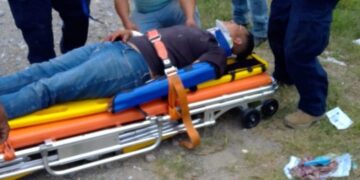 Pareja se lesiona en choque