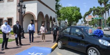 Entregan auto de tercer y último sorteo predial en N. Laredo