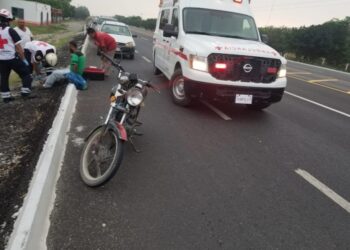 Jornalero cae de moto y se lesiona