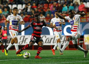 Costa Rica reanuda futbol bajo estrictas medidas sanitarias