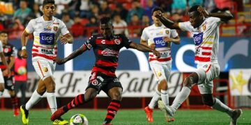 Costa Rica reanuda futbol bajo estrictas medidas sanitarias