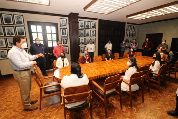 Reconoce alcalde de Matamoros a profesionales de la salud