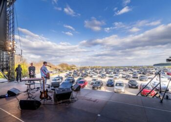 “Conciertos para asistentes en auto”: los nuevos conciertos en tiempos de COVID-19