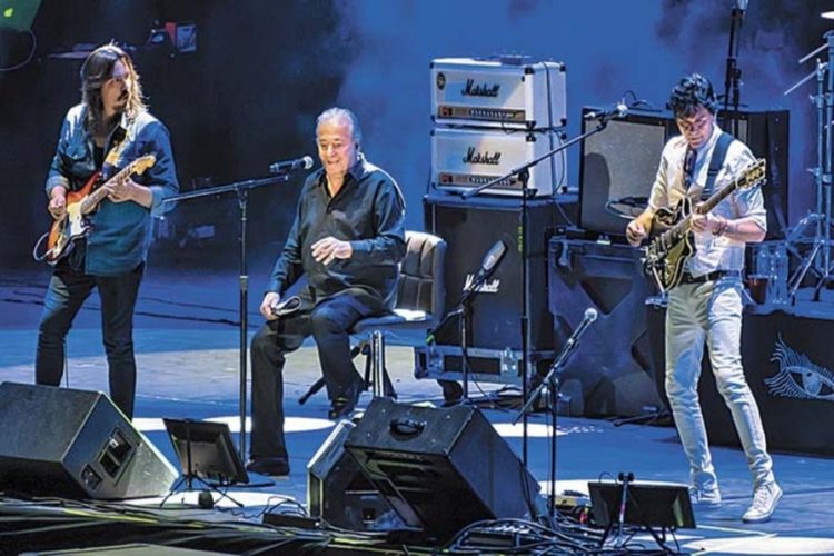 ‘Por ti’, de Óscar Chávez, suena en Palacio Nacional en la mañanera