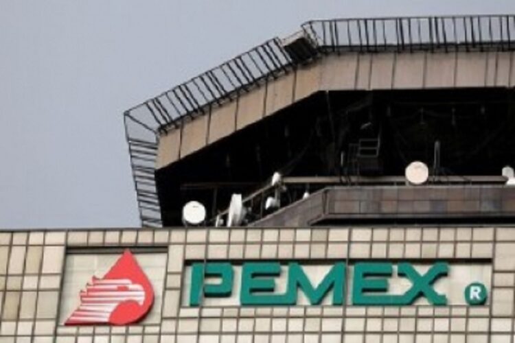 Pemex registra 128 muertos y 984 casos de COVID-19