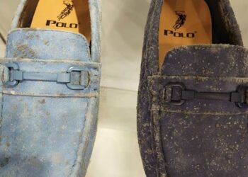 Tras 58 días cerrada reabre zapatería con productos llenos moho