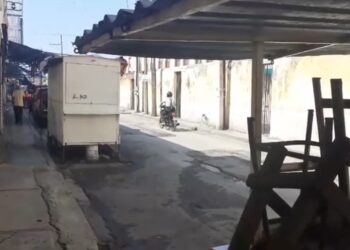 Cierran comercios ambulantes de la zona centro por recomendación de COEPRIS