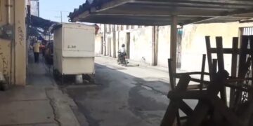 Cierran comercios ambulantes de la zona centro por recomendación de COEPRIS