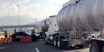 Caen dos por transportar 75 mil litros de combustible ilegal en García