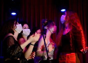 Salud reprueba llamados a contagiarse de COVID-19