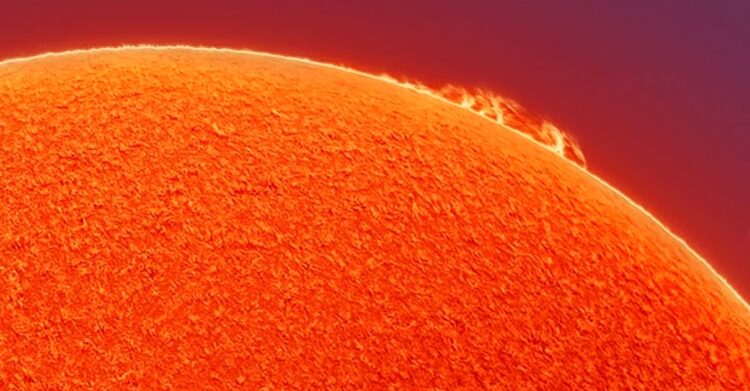 Astrofotógrafo capta desde el patio de su casa geniales imágenes del sol