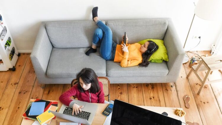 ¿Por qué se pasa el tiempo volando en cuarentena?