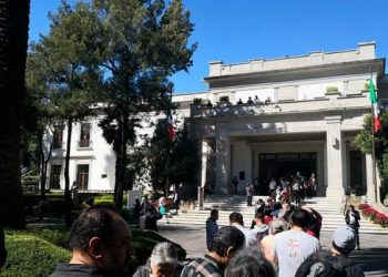 Habilitan Los Pinos como albergue para médicos y enfermeras